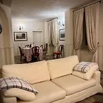 ヴィラ Palazzo Caroni, Exclusive Private With Terrace And Garden Piasco