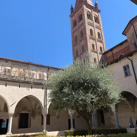 Palazzo Caroni, Exclusive Private With Terrace And Garden * Piasco