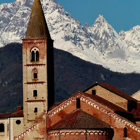 וילה Palazzo Caroni, Exclusive Private With Terrace And Garden Piasco