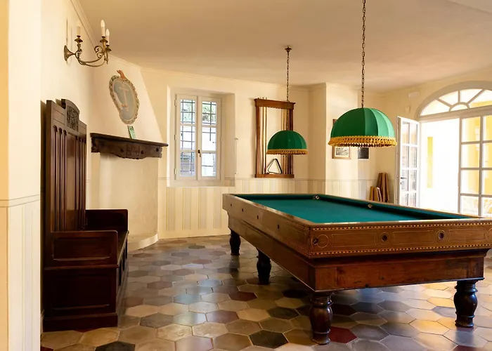 Villa Palazzo Caroni, Exclusive Private With Terrace And Garden Piasco